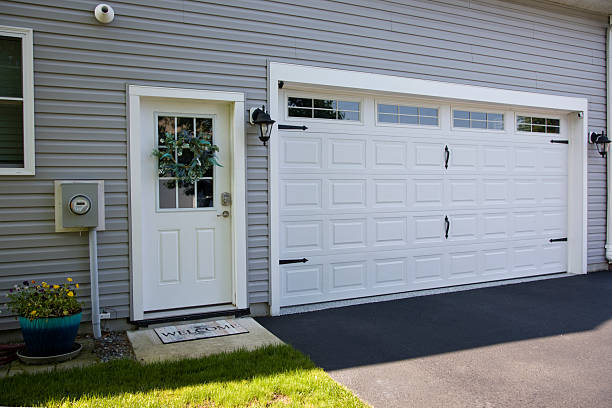 24/7 Emergency Garage Door Panel Replacement experts in Edgewood, KY
